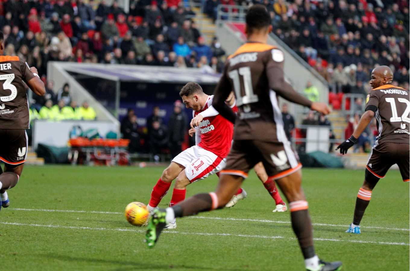 Rotherham vs Brentford 2h45 ngày 2/12: Đối thủ yêu thích