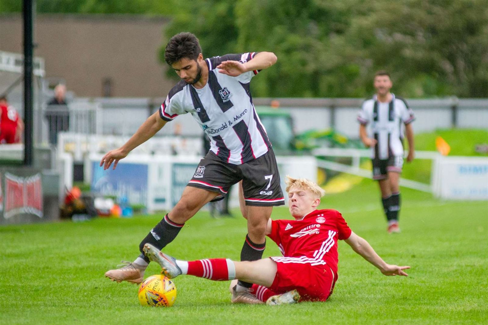 Elgin City vs Ross County, 2h45 ngày 11/11: Đánh chiếm ngôi đầu