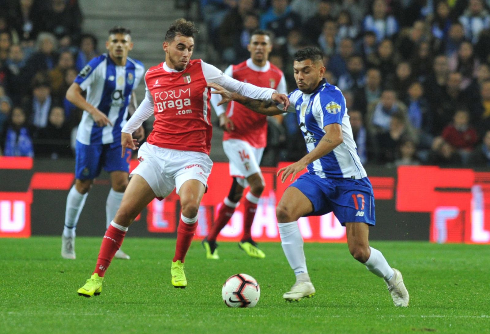 Vicente vs Benfica, 0h30 ngày 21/12: Đại bàng bay cao
