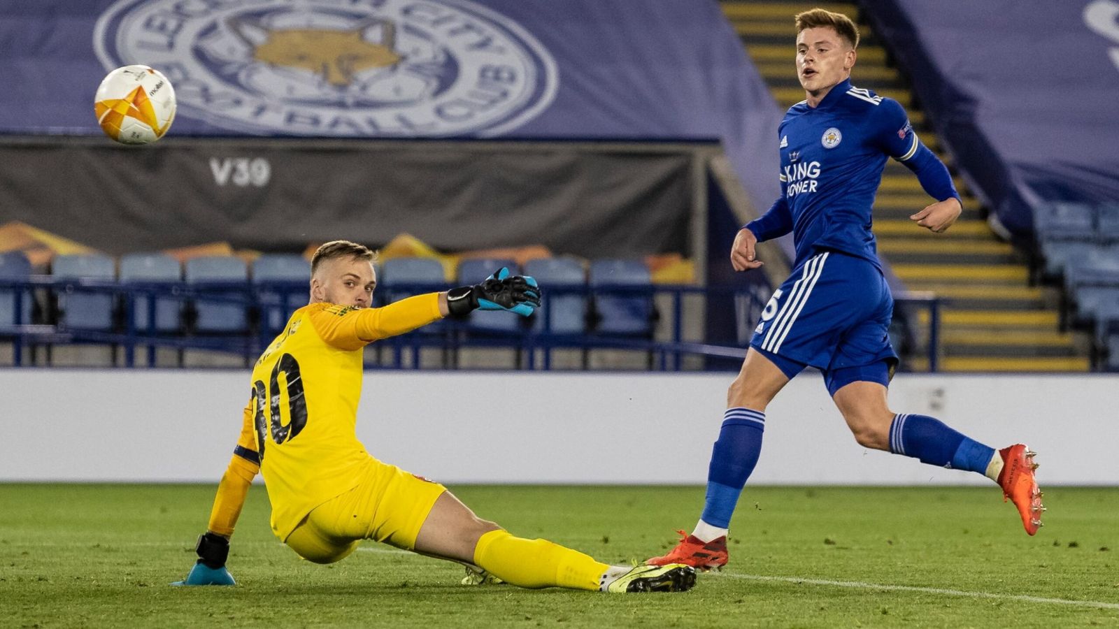 Leicester vs AEK Athens (3h 11/12): Bảo vệ ngôi đầu