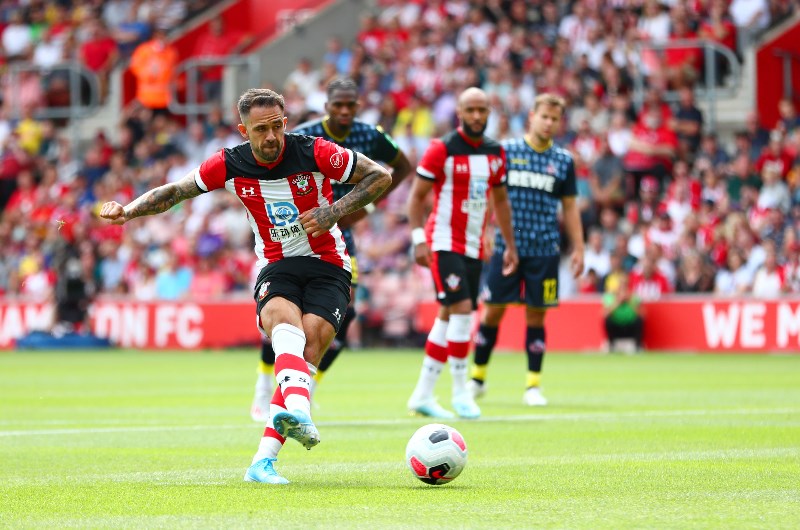 Dự đoán Southampton vs Burnley (19h30 15/2) bởi chuyên gia Luke Thomas