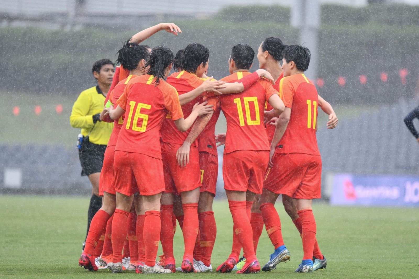 Nữ Trung Quốc 6-1 nữ Thái Lan: Thái Lan gần như chắc chắn bị loại