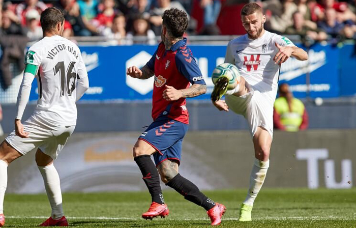 Osasuna 0-3 Granada: Hết sợ s&acirc;n kh&aacute;ch