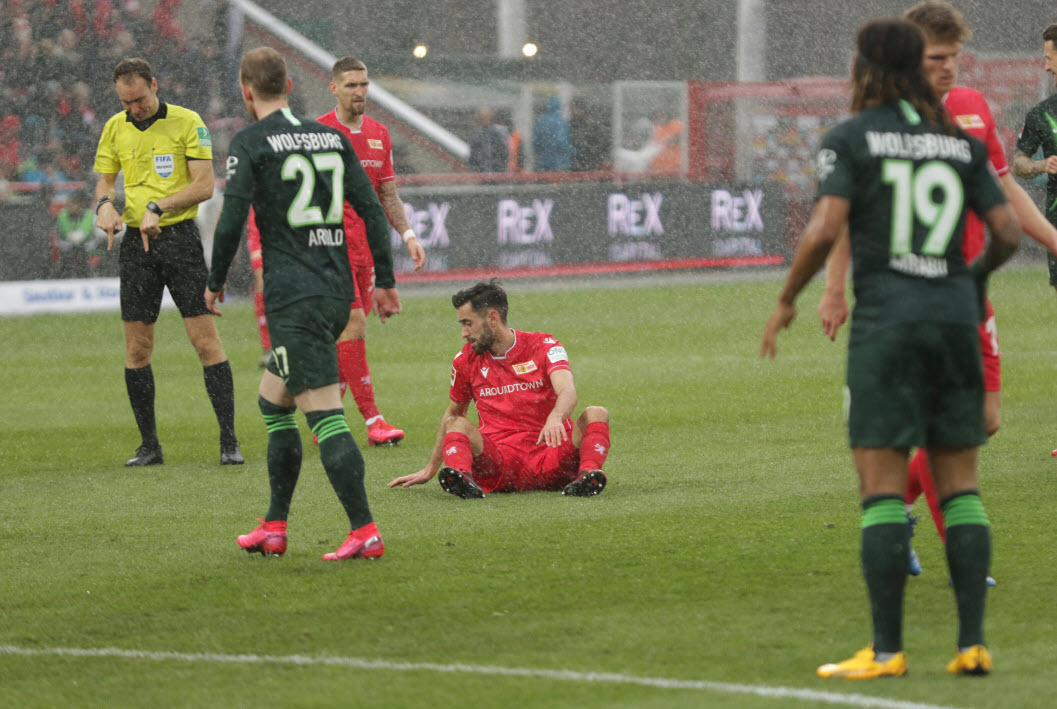 Union Berlin 2-2 Wolfsburg: Trận cầu của những tình huống cố định