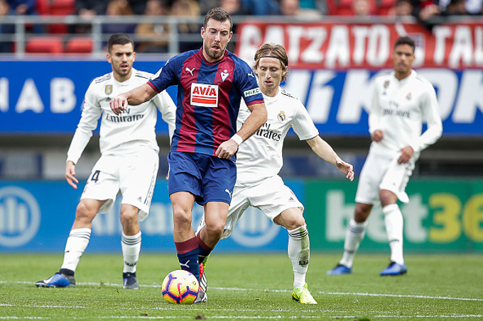 Real Madrid vs Eibar (3h 14/3): Kền kền gặp khó