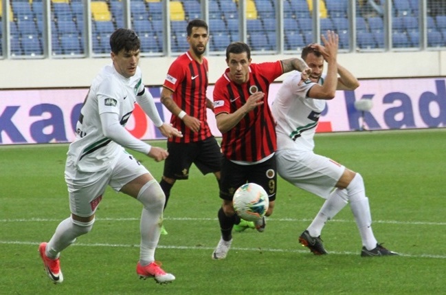Denizlispor vs Genclerbirligi, 18h00 ngày 14/3: Tiếng nói của lịch sử