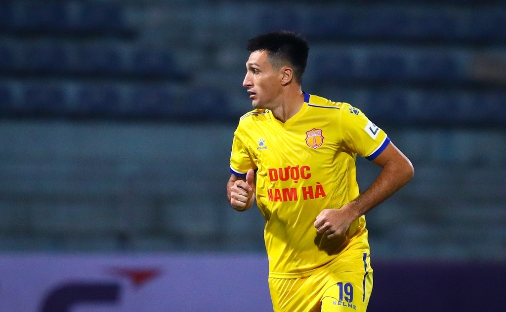 Nam Định 2-1 Hà Tĩnh: Đỗ Merlo giúp đội bóng thành Nam có 3 điểm
