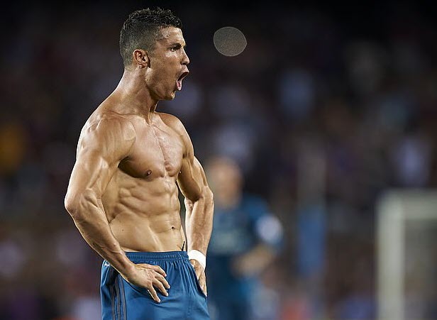 Rooney tiết lộ c&aacute;ch gi&uacute;p bạn th&acirc;n Ronaldo trở th&agrave;nh ng&ocirc;i sao số 1 thế giới