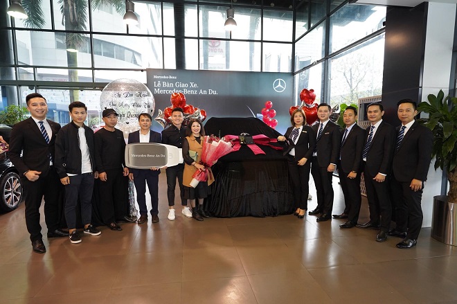 V.League 2020 tạm nghỉ, Quang Hải tranh thủ tậu xế hộp&nbsp;