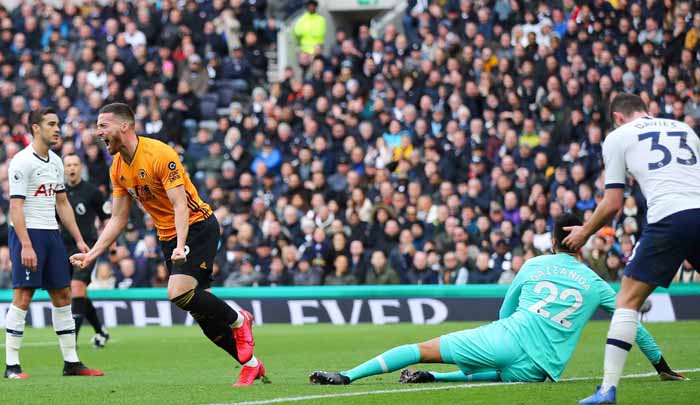 Burnley vs Tottenham (0h30 8/3): Ph&eacute;p lạ từ Jose Mourinho?