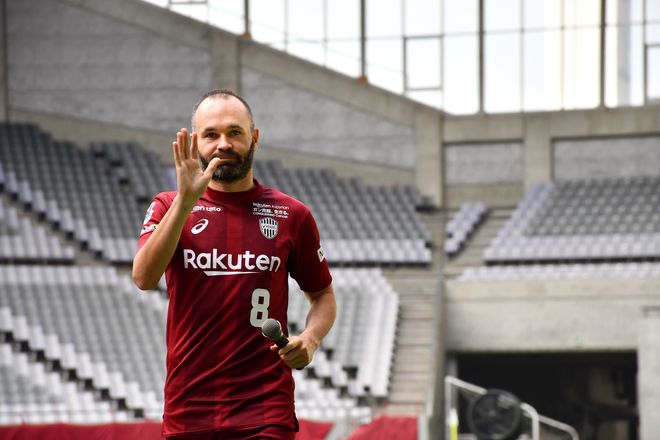 Iniesta tiết lộ quãng thời gian đen tối ở Barca