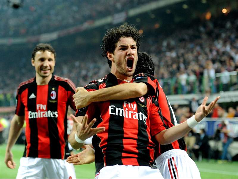 Pato chuẩn bị tái hợp Ibrahimovic tại AC Milan