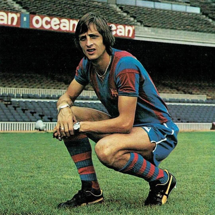 Đội hình 11 cầu thủ xuất sắc nhất lịch sử Barcelona: Johan Cruyff trước, Messi sau