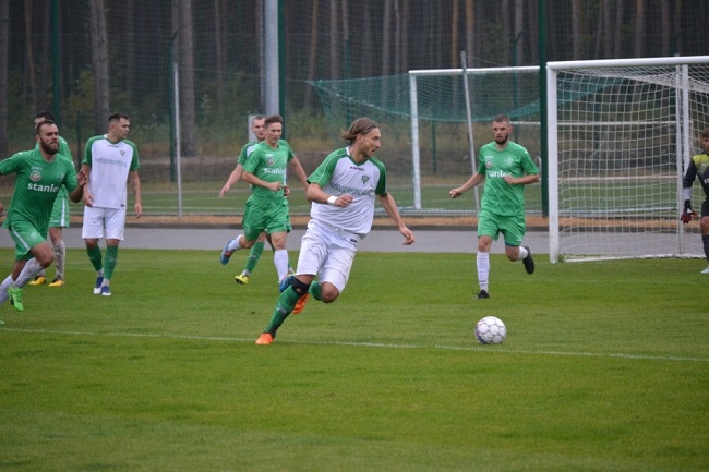 Molodechno-DYuSSh 4 vs Stenles Pinsk, 20h ngày 2/5: Phong độ bay cao