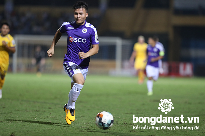 Cầu thủ Hà Nội FC không muốn chia sẻ thu nhập trên trang cá nhân