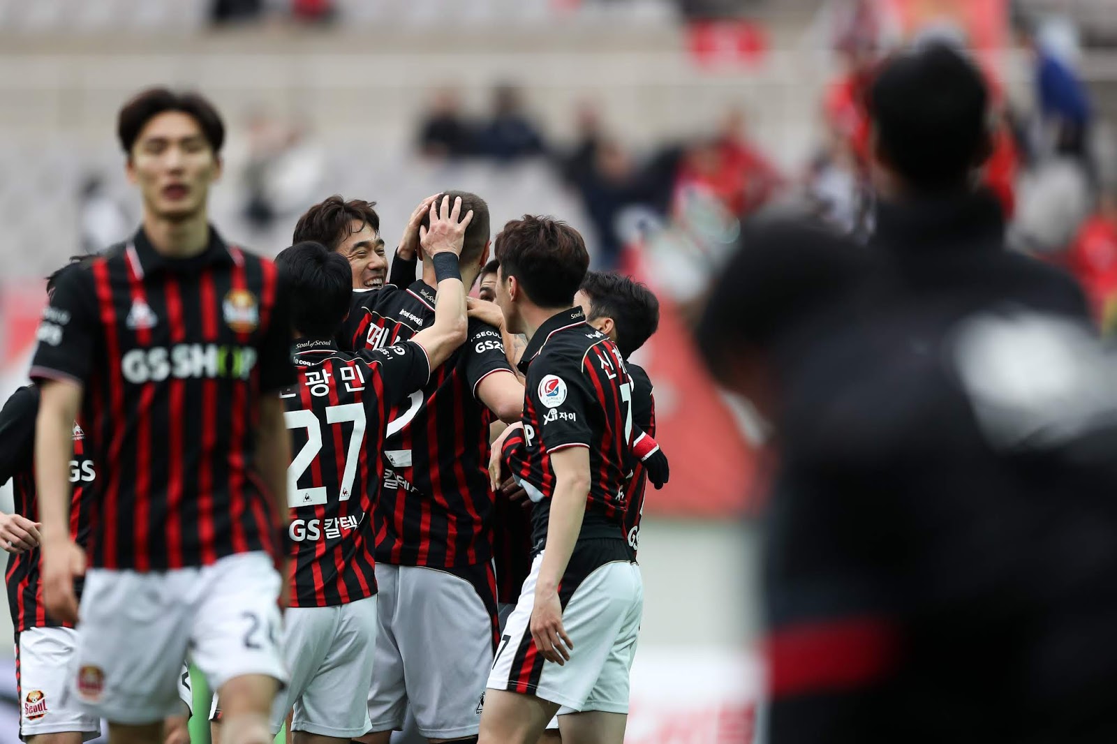 Seoul 1-0 Gwangju: Han Chan-Hee đẩy kh&aacute;ch xuống đ&aacute;y bảng
