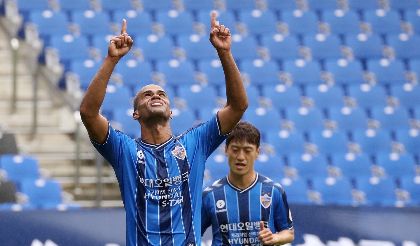 Suwon Bluewings 2-3 Ulsan Hyundai: Ngược dòng nghẹt thở ở phút cuối Suwon Bluewings 2-3 Ulsan Hyundai: Ngược dòng nghẹt thở ở phút cuối