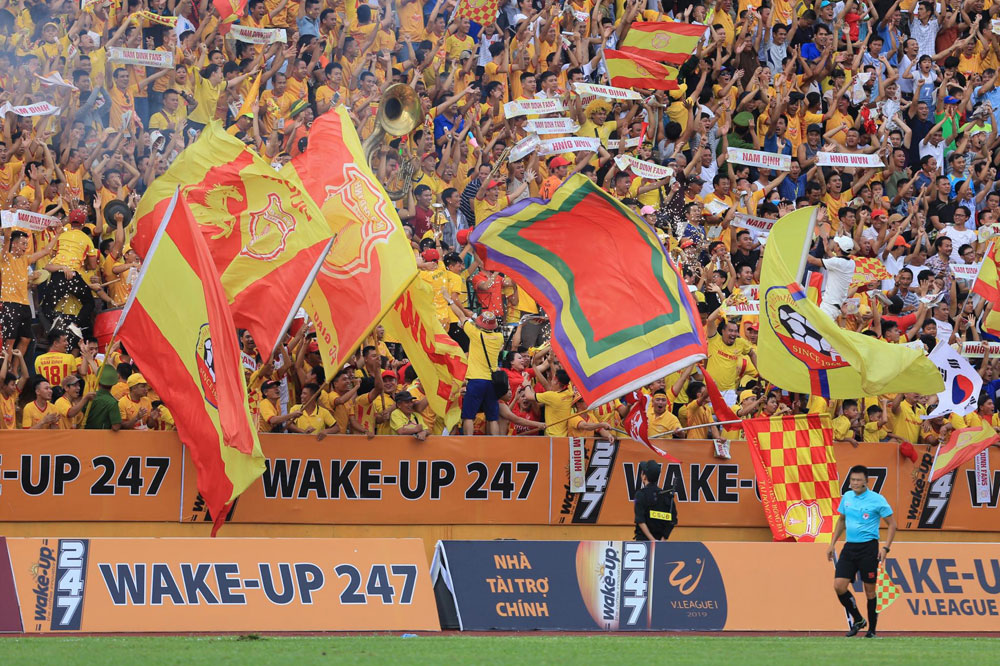 Nam Định mở cửa sân vận động, HAGL nằm trên “chảo lửa”