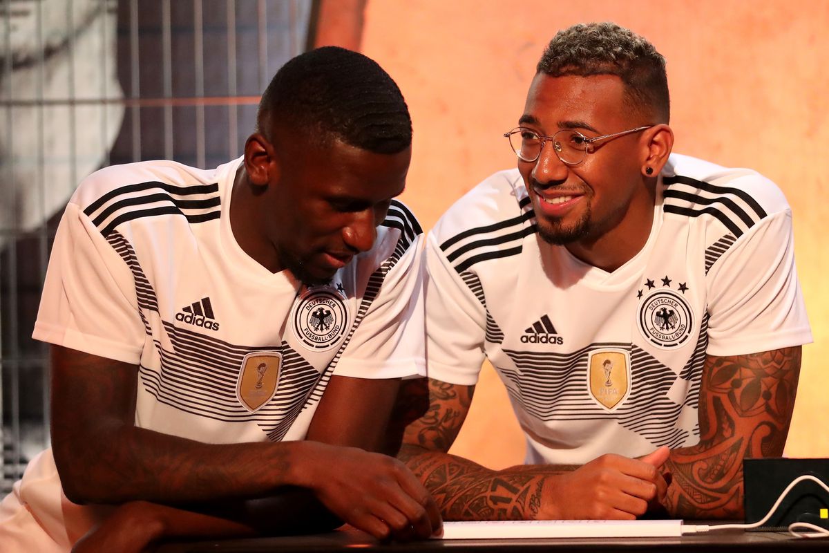 Bayern Munich b&aacute;n Jerome Boateng cho Chelsea với gi&aacute; rẻ như cho