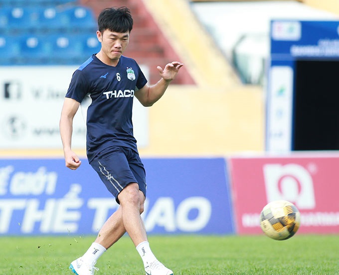 Xu&acirc;n Trường tập c&ugrave;ng HAGL, sẽ ra s&acirc;n trong trận gặp Nam Định?