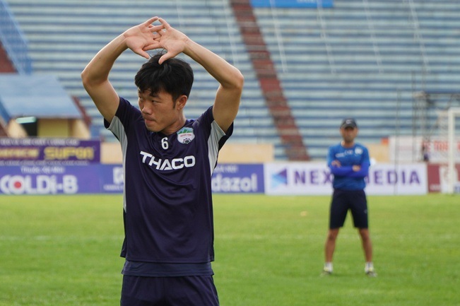 Xu&acirc;n Trường tập c&ugrave;ng HAGL, sẽ ra s&acirc;n trong trận gặp Nam Định?