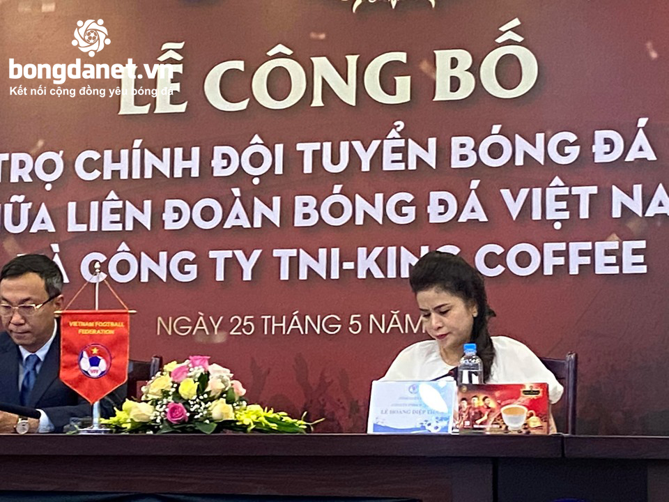 Đội tuyển b&oacute;ng đ&aacute; Việt Nam k&yacute; hợp đồng t&agrave;i trợ khủng với King Coffee