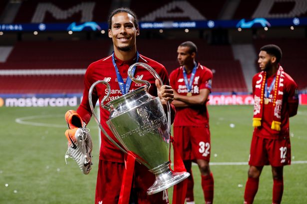 Virgil van Dijk gia hạn hợp đồng, hưởng lương cao nhất Liverpool