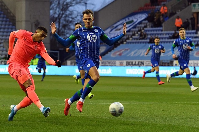Huddersfield vs Wigan, 21h00 ng&agrave;y 20/6: Kh&aacute;ch lợi về t&acirc;m l&yacute;