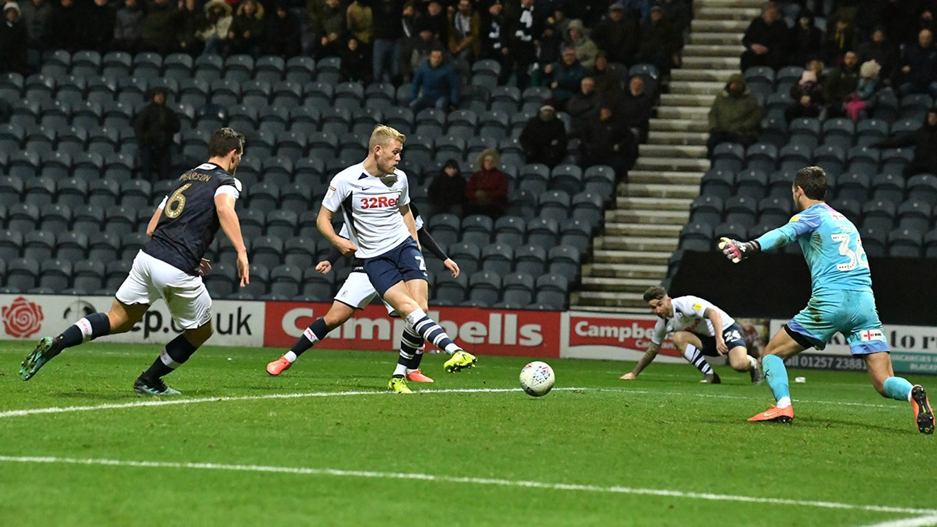 Luton Town vs Preston, 21h ngày 20/6: Bất ngờ ngày trở lại