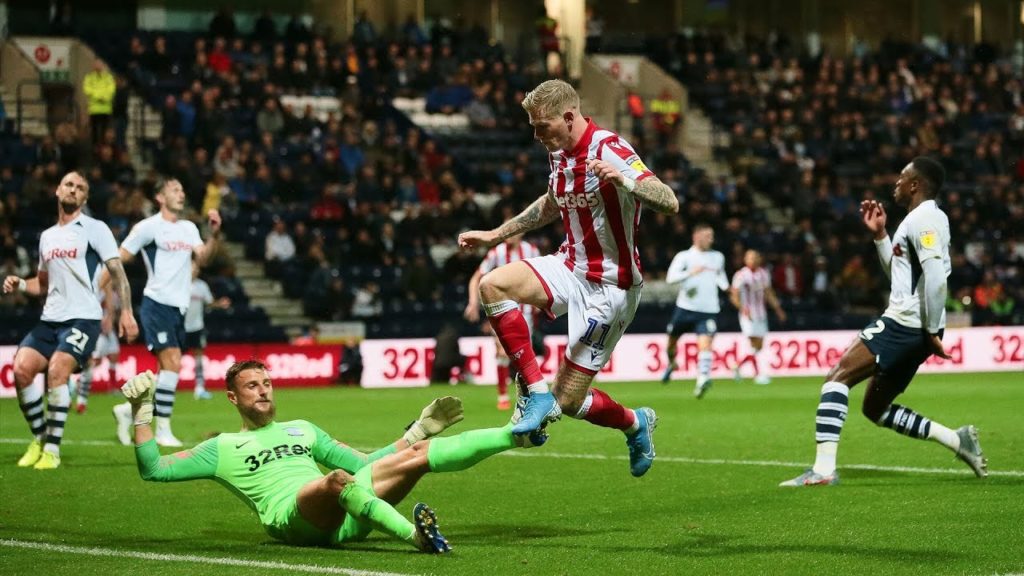 Reading vs Stoke, 21h ngày 20/6: Thợ gốm lâm nguy
