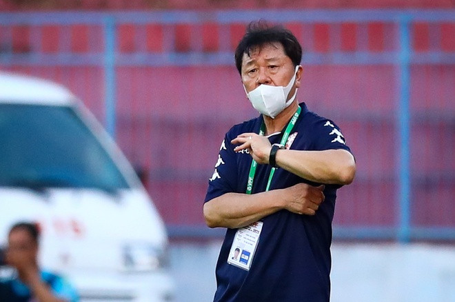 HLV Chung Hae-seong loại Công Phượng, Phi Sơn ở trận SLNA vs TP.HCM?