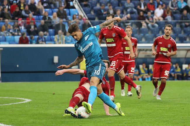 Tambov vs Zenit, 21h30 ngày 1/7: Tử thủ để trụ hạng