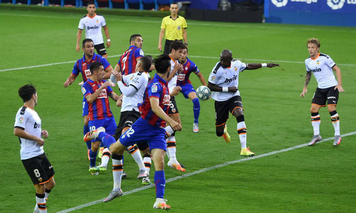 Granada vs Eibar (0h30 28/6): Thoát hiểm?