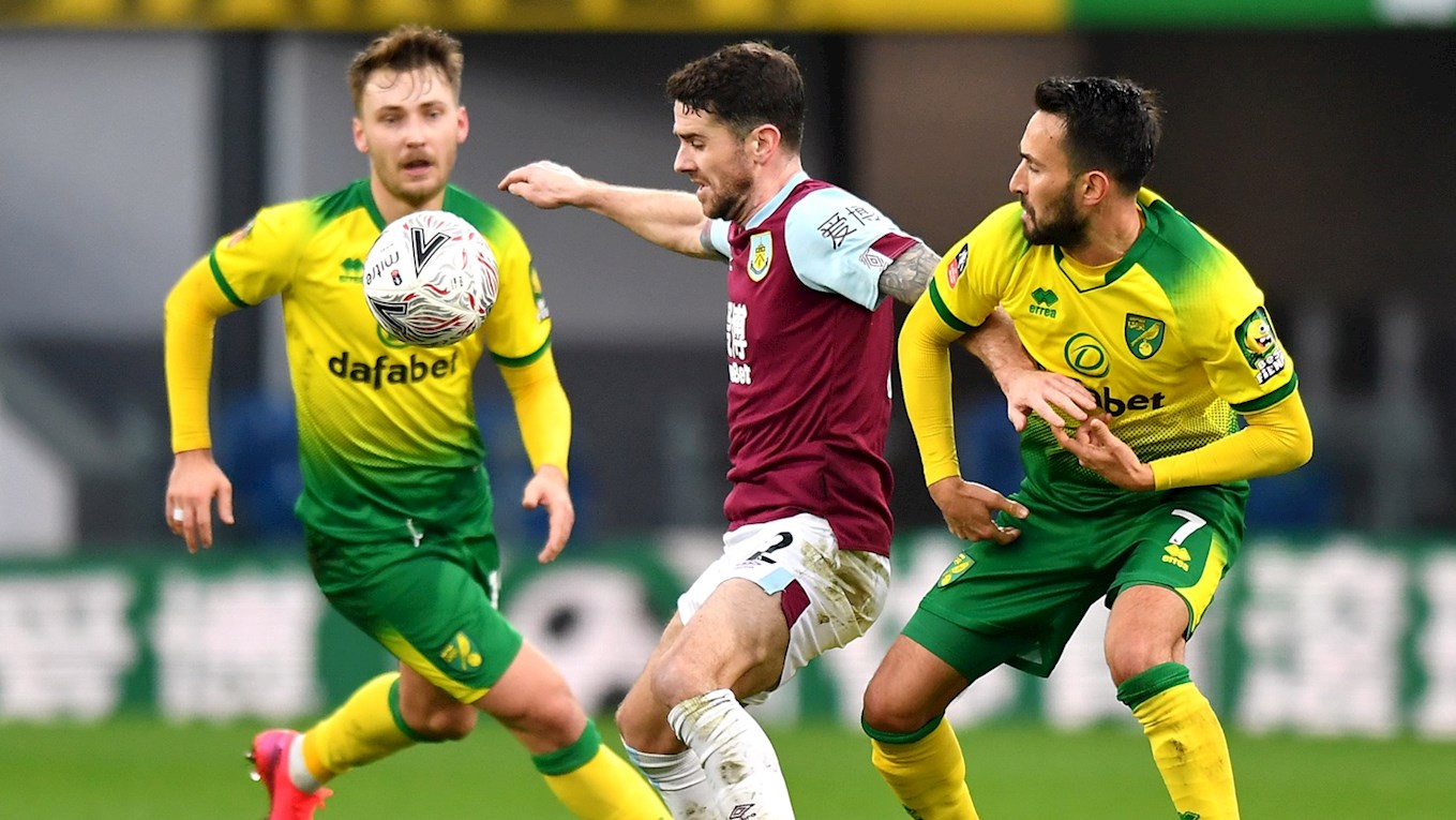 Norwich vs Burnley (23h30 18/7): Chủ nhà buông xuôi