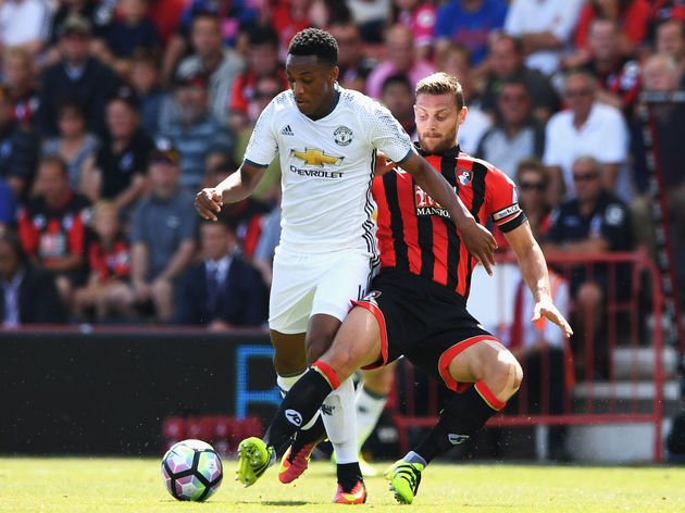 MU vs Bournemouth (21h 4/7): Chạm tay top 4
