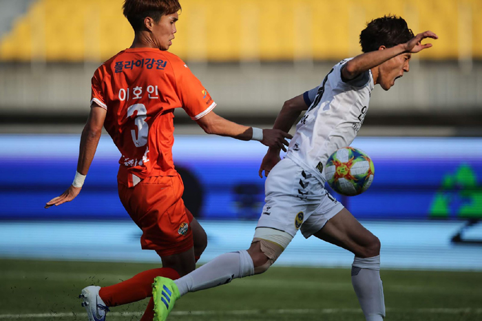 Seongnam vs Gangwon, 17h ng&agrave;y 25/7: Kh&oacute; ph&acirc;n cao thấp