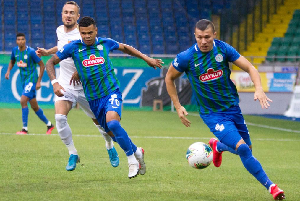 Fenerbahce vs Rizespor, 1h ngày 26/7: Thời cơ thoát hiểm