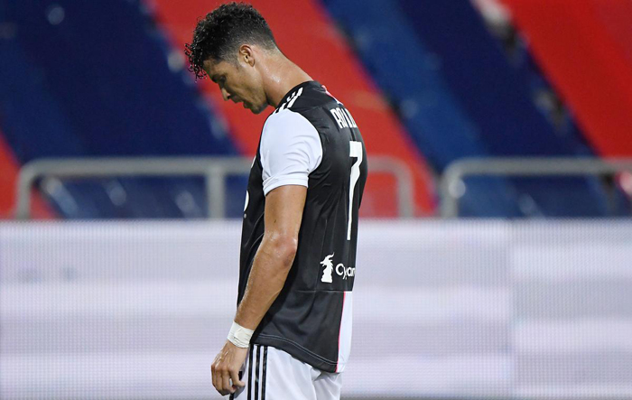 Juventus vs Roma (1h45 2/8): Trái đắng đầu tiên?