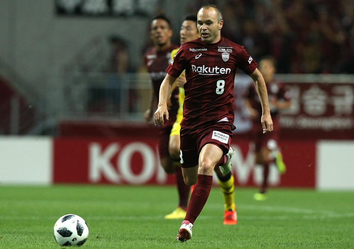 Consadole Sapporo vs Vissel Kobe, 12h ngày 2/8: ‘Messi Thái’ đọ tài cùng Iniesta