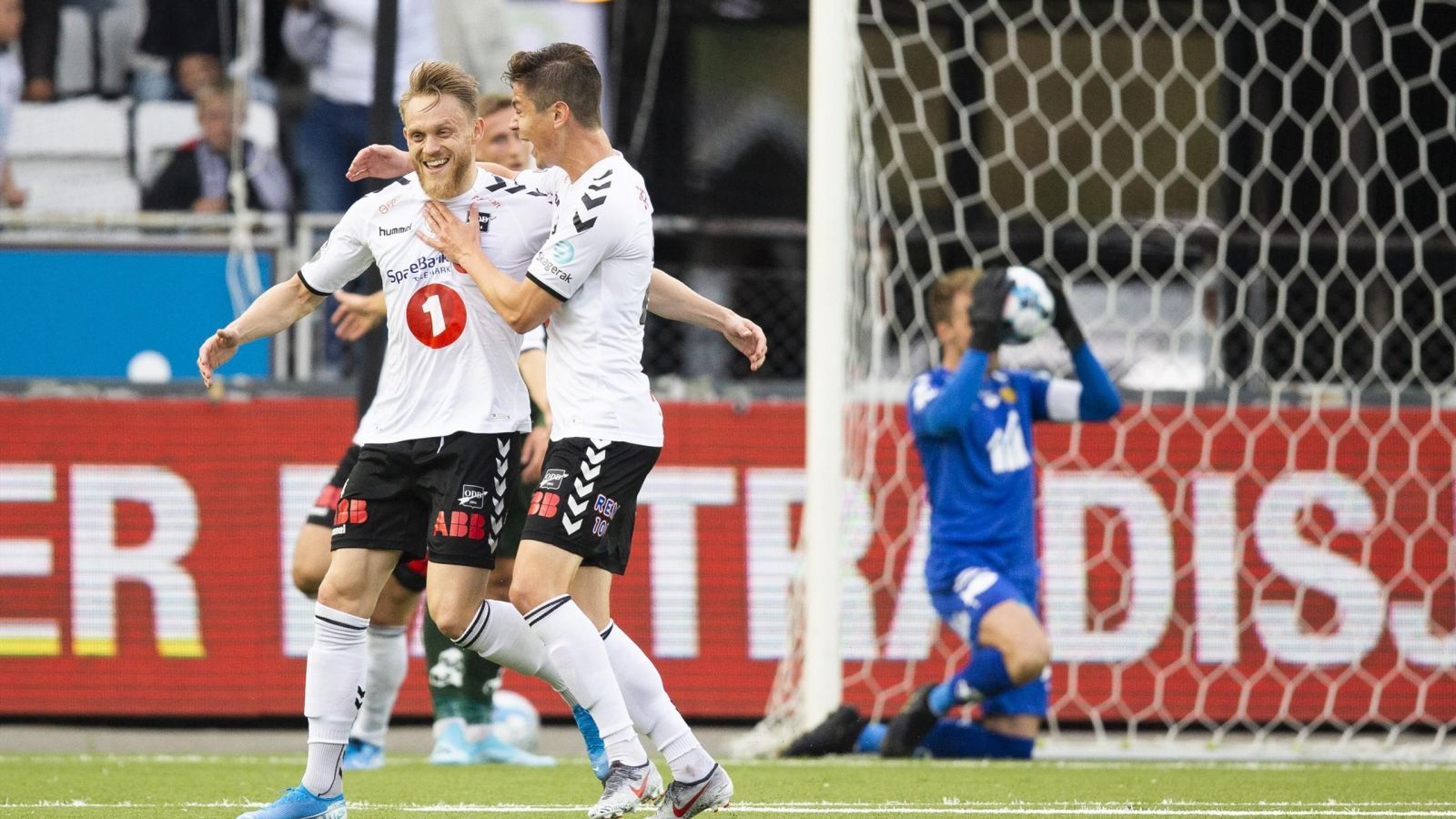 Flora Tallinn vs Reykjavik, 22h30 ng&agrave;y 17/9: C&acirc;n t&agrave;i c&acirc;n sức