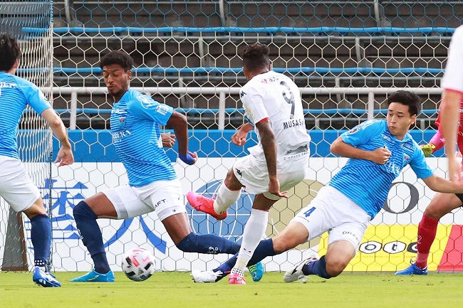 Consadole Sapporo vs Yokohama, 17h00 ngày 12/8: Khó cản chủ nhà