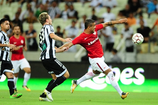 Internacional vs Santos, 5h30 ngày 14/8: Cái bóng của đương kim á quân