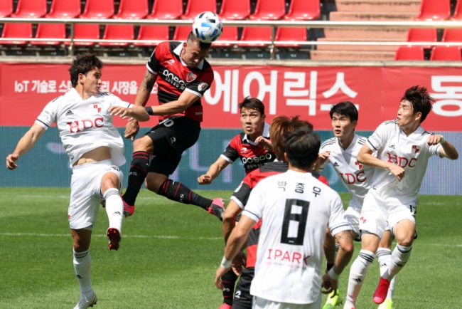 Busan IPark vs Pohang Steelers, 17h00 ngày 22/8: Phong độ sa sút