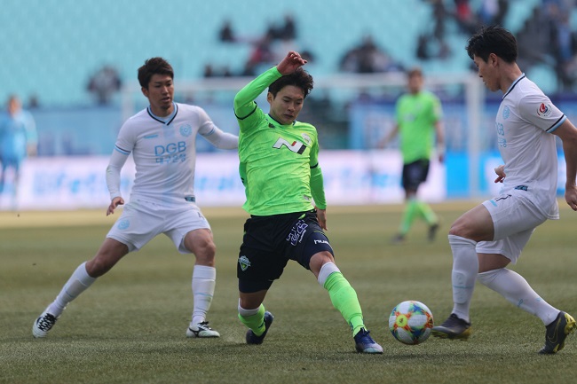 Jeonbuk Hyundai vs Gangwon FC, 17h00 ngày 30/8: Thắng không dễ