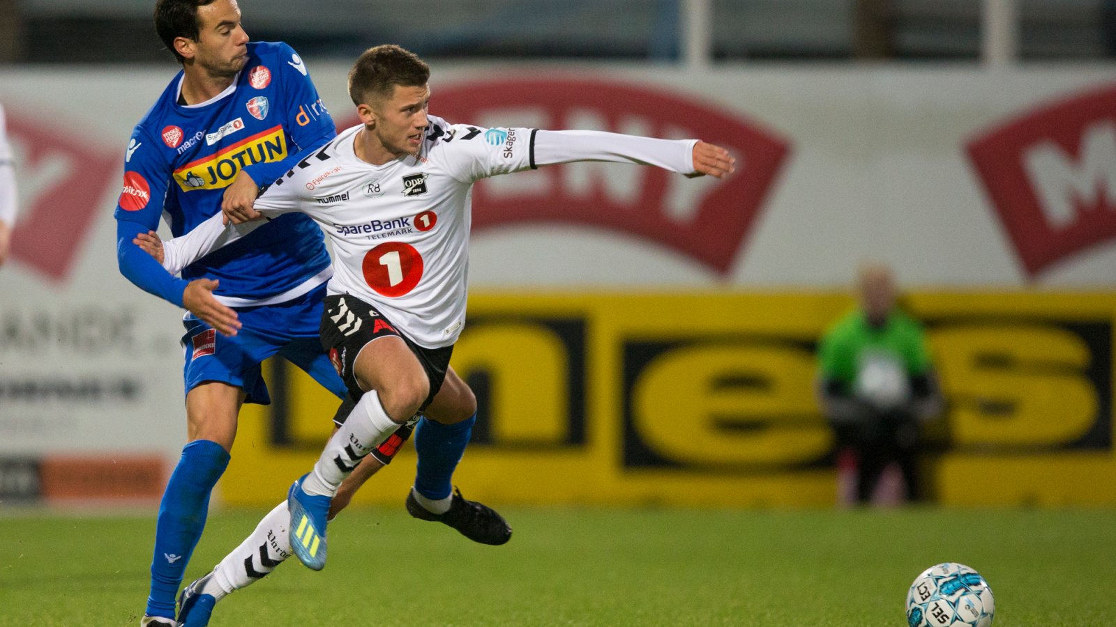 Sandefjord vs Kristiansund, 23h ng&agrave;y 30/8: Cửa kh&aacute;ch s&aacute;ng nước