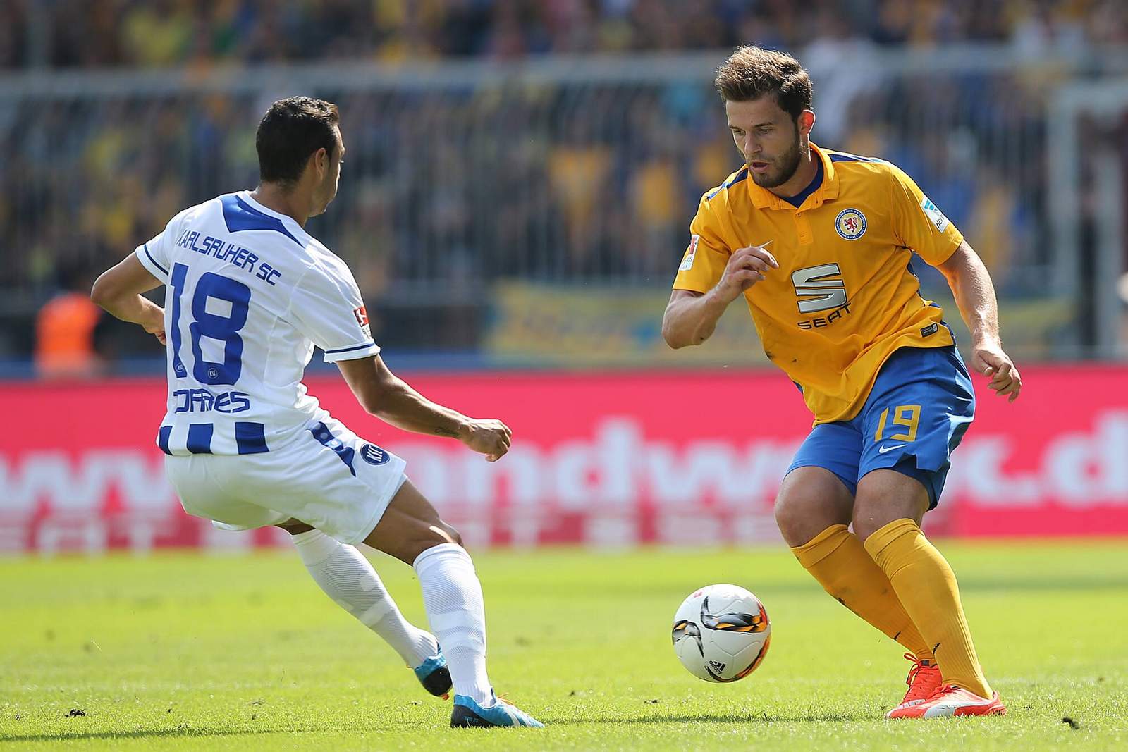Braunschweig vs Karlsruher, 19h00 ngày 21/11: Ra khỏi vùng nguy hiểm
