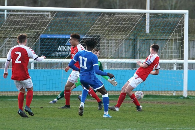 Carlisle Utd vs Fleetwood Town, 01h00 ngày 2/9: Đẳng cấp khác biệt