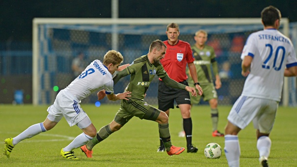 Wisla Plock vs Legia Warszawa, 1h30 ngày 12/9: Nhà vô địch trở lại