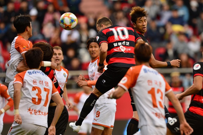 Gangwon vs Pohang Steelers, 17h00 ngày 13/9: Giữ điểm trên sân nhà