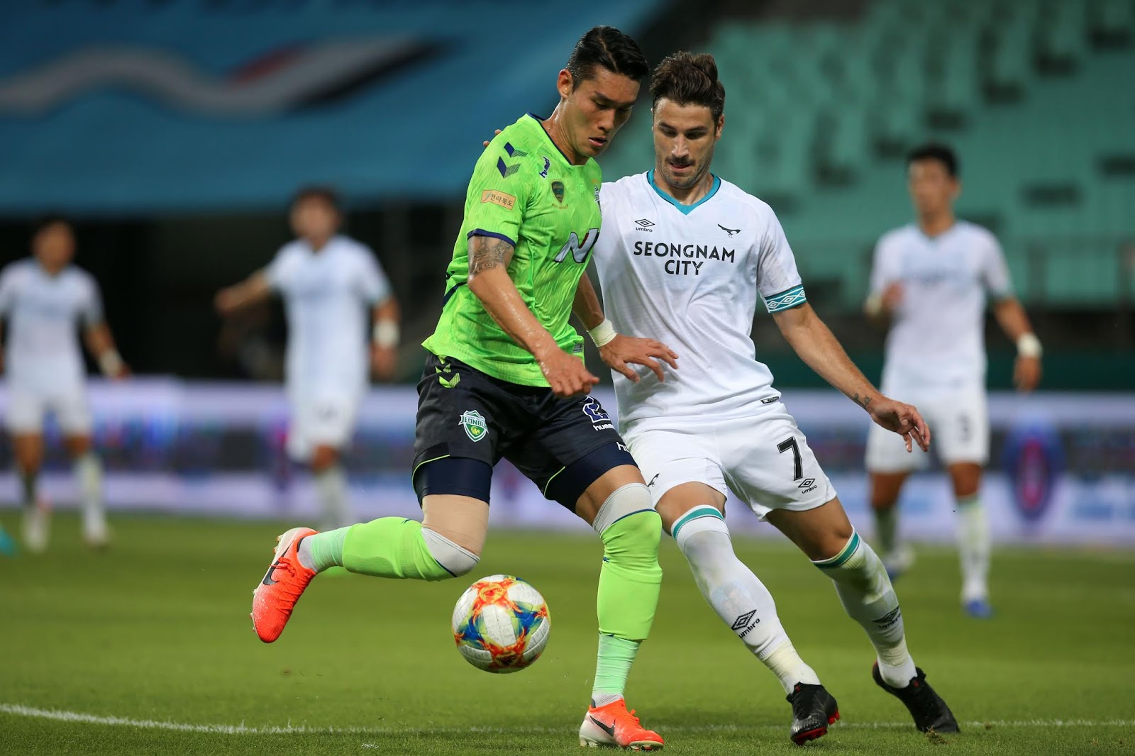 Seongnam Ilhwa vs Jeonbuk Hyundai, 15h30 ng&agrave;y 5/9: Hướng tới ng&ocirc;i đầu